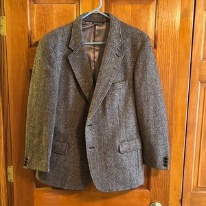 Vintage Tailor’ Bench Conrad LTD for Men Sport Coat with Classic Tweed Style